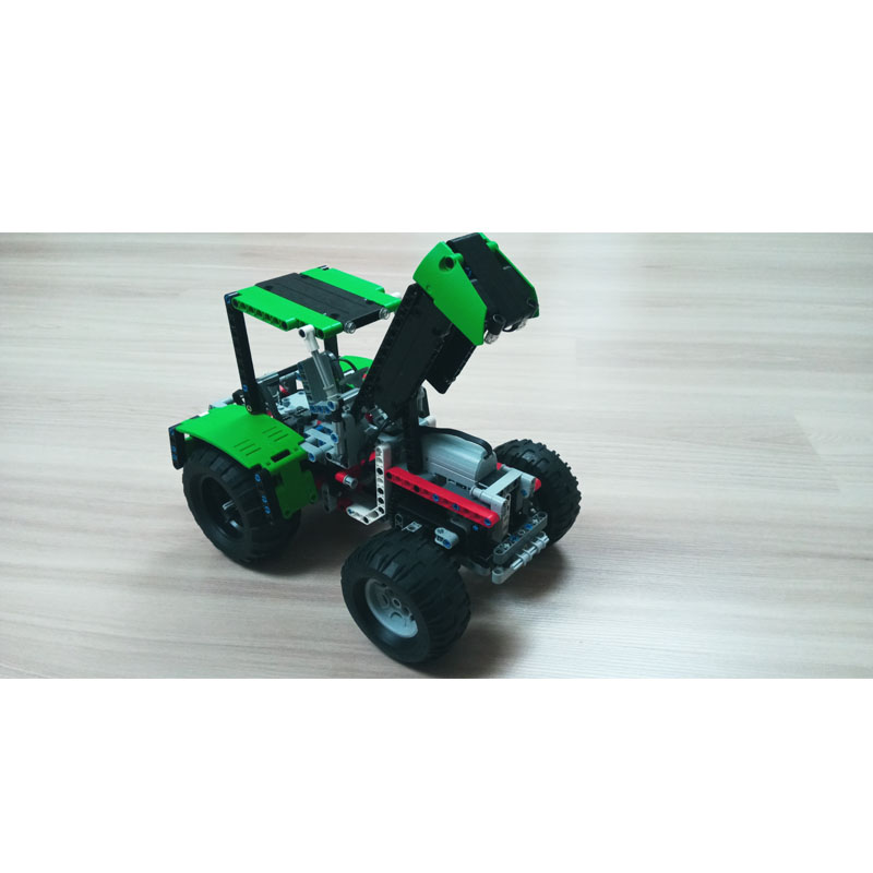 Urban Farming Is - MOC-80667 Trator Agrícola Urbano de Médio